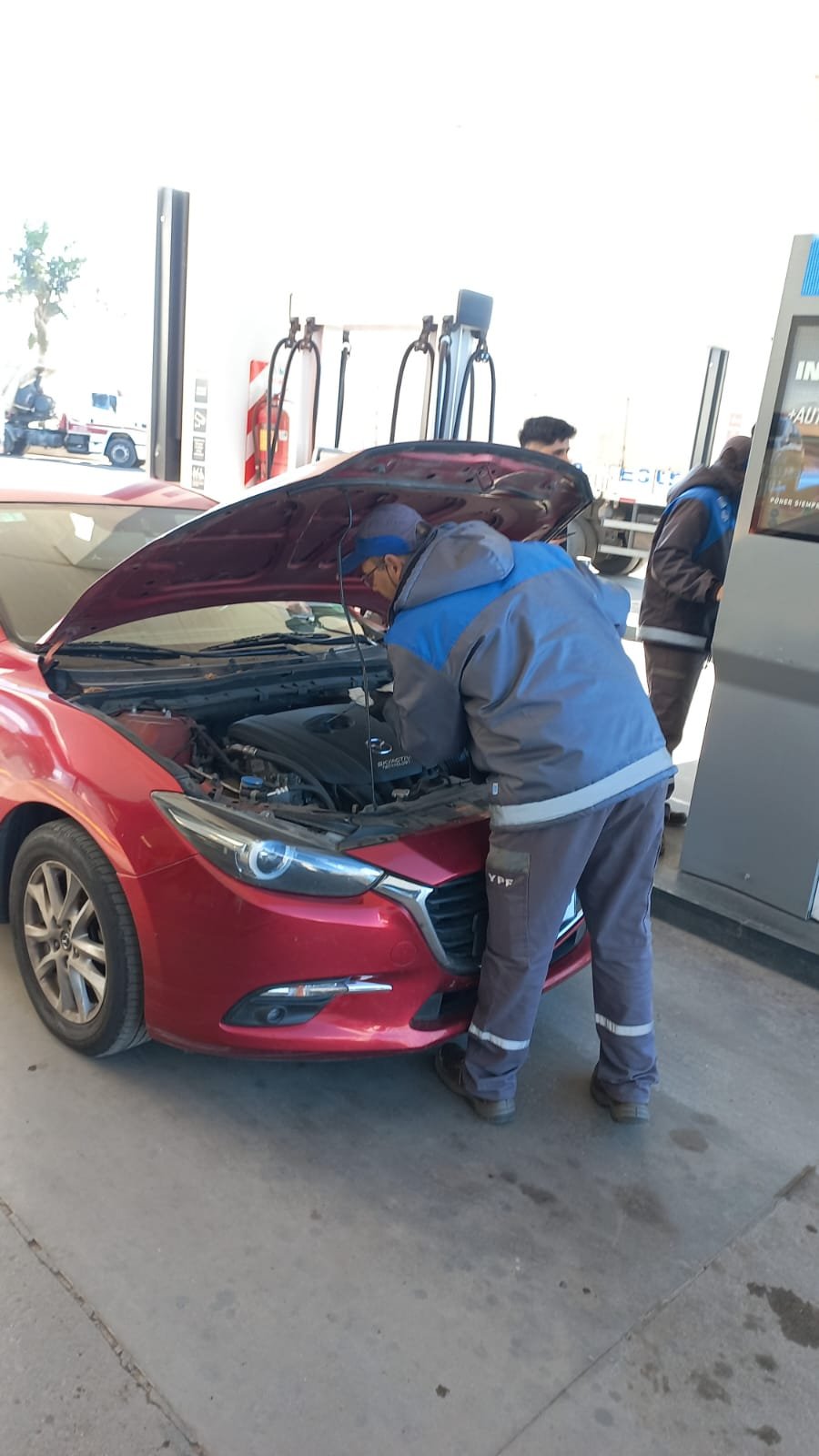 Capacitación de vendedores de tienda en estación de servicio